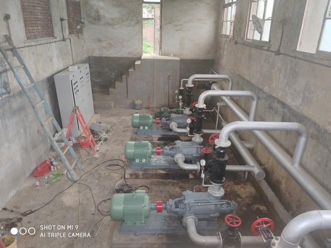 在双节来临之际,渭南市液化石油气公司检查气站安全生产及消防安全.